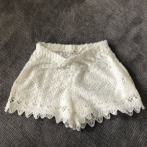 Blu Pepper Lace Detailed Shorts